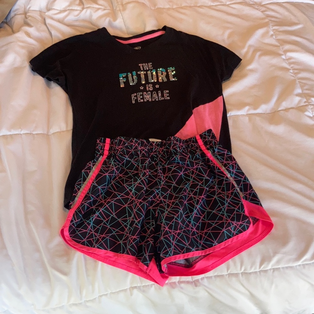 An nice comfortable outfit for school and more adventures